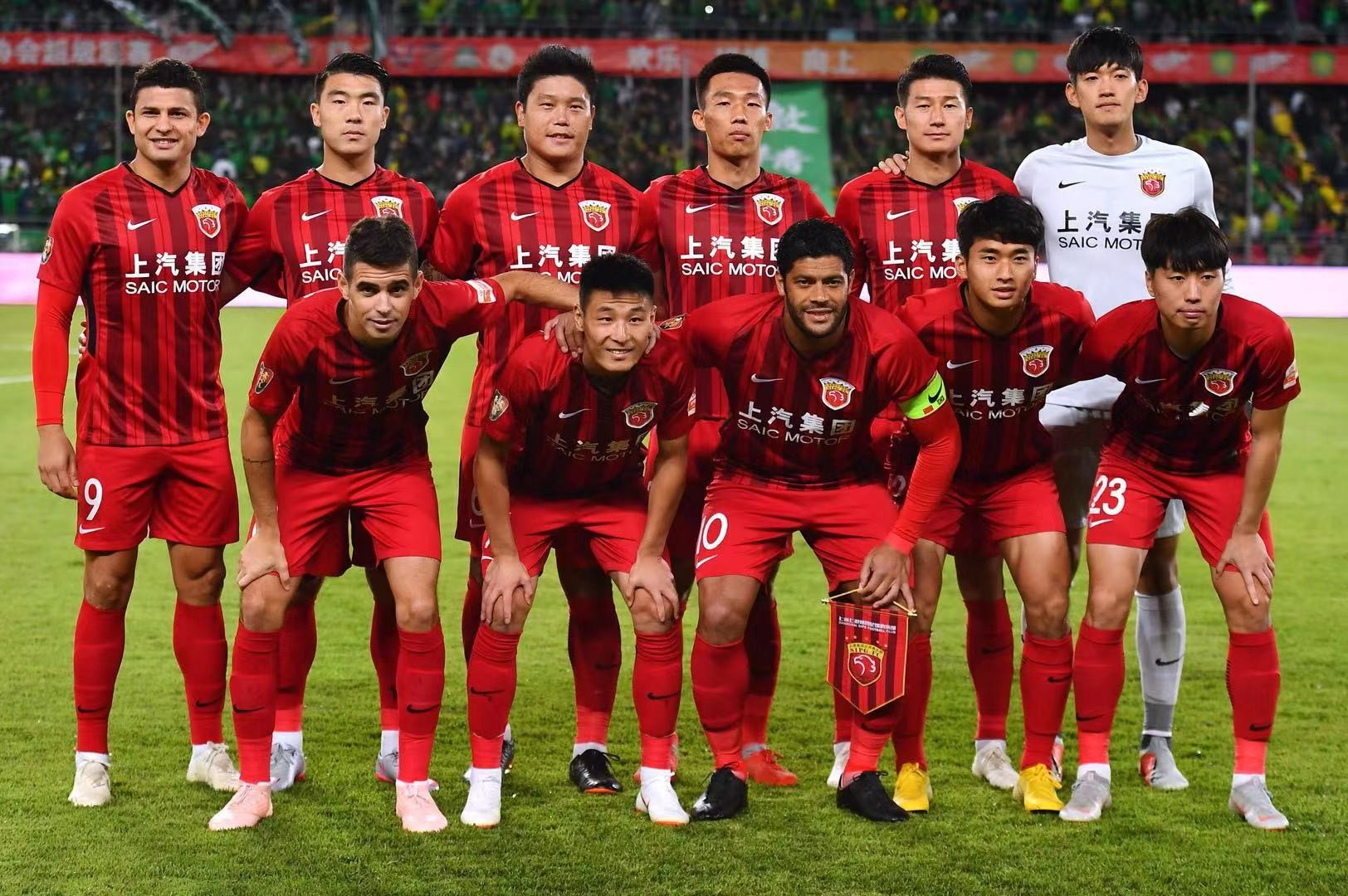 上海上港到底是降薪还是欠薪?让人无法理解吕文君那番话!