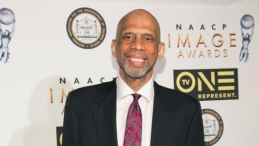 阿布杜尔-贾巴尔,沃尔特-韦斯利;雄鹿队得到:朱尼奥·布里奇曼,达夫