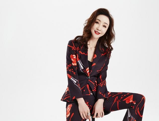 艺人曹茜茜:温文尔雅,成熟女性的知性美是鲜肉演员无法媲美的!