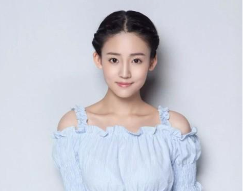 知名媒体人洪晃点评绿地门女主张雨婷用身体做交易就是下贱