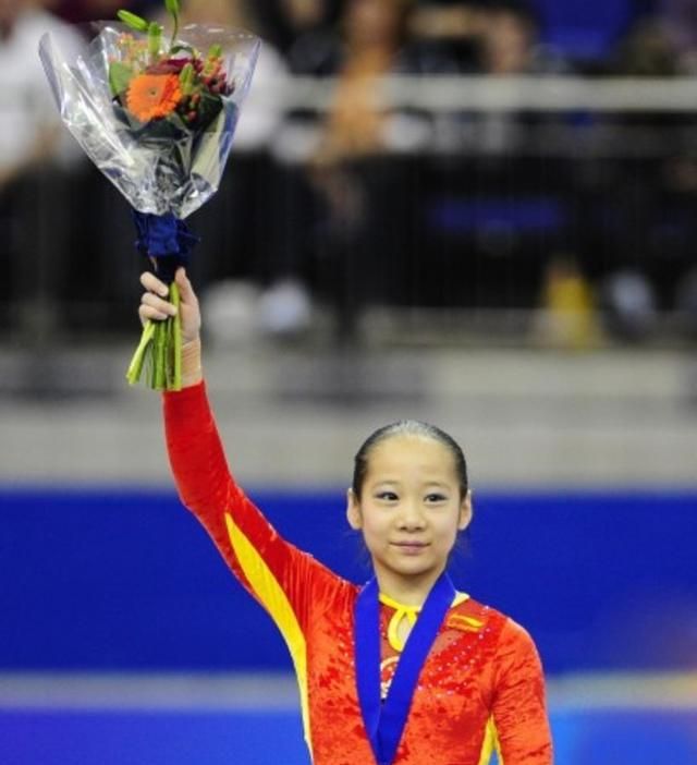 而女队的表现同样引人注目,体操"六朵金花"程菲,江钰源,邓琳琳,何可欣