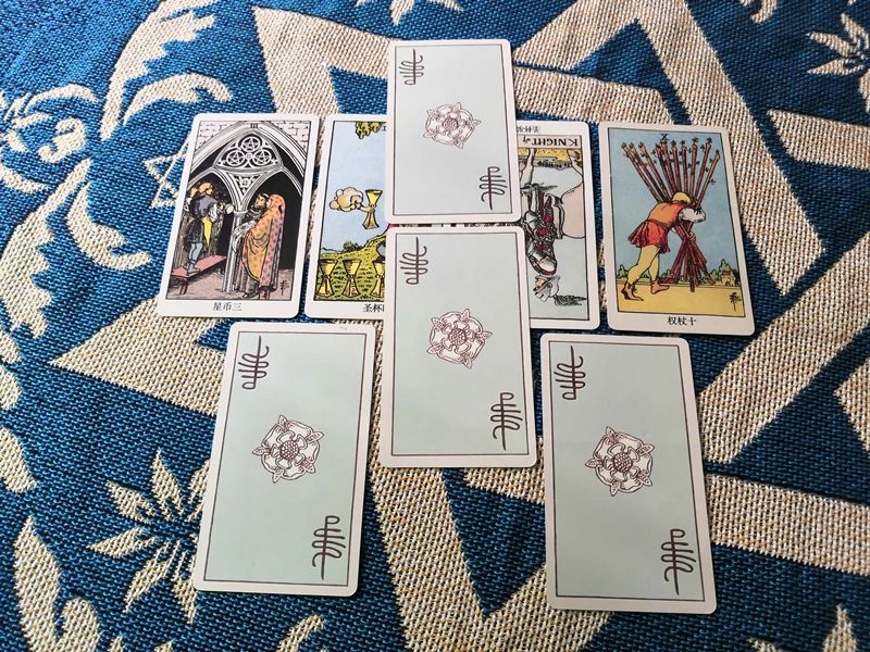 一起可能总是会斗嘴,你可能会因为一些小的事情,而把两个人的矛盾放大