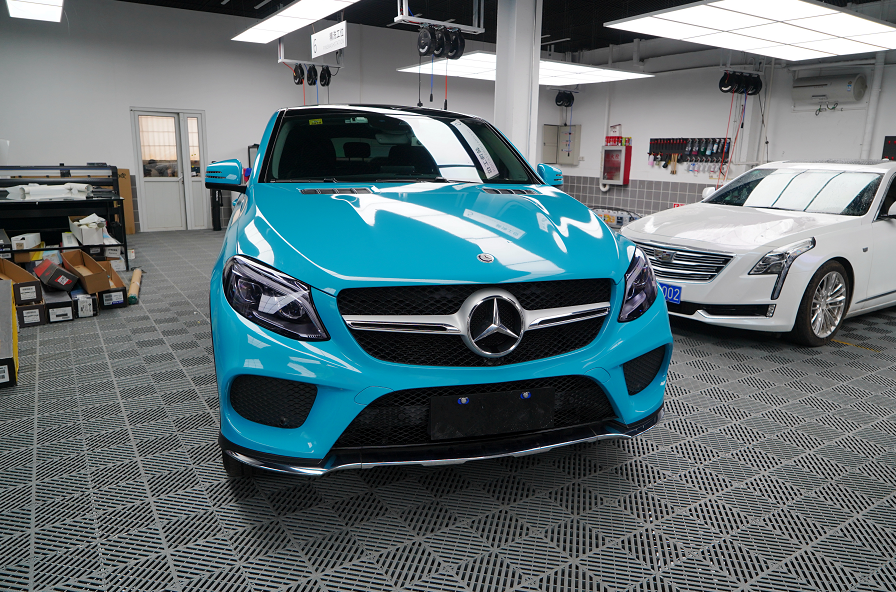 改色迈阿密蓝的奔驰gle 为事业助力 让生活精彩