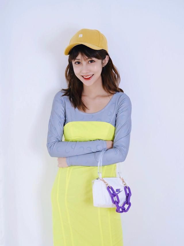 是最美警花没错了,林籽私服造型大合集,25岁展现百变