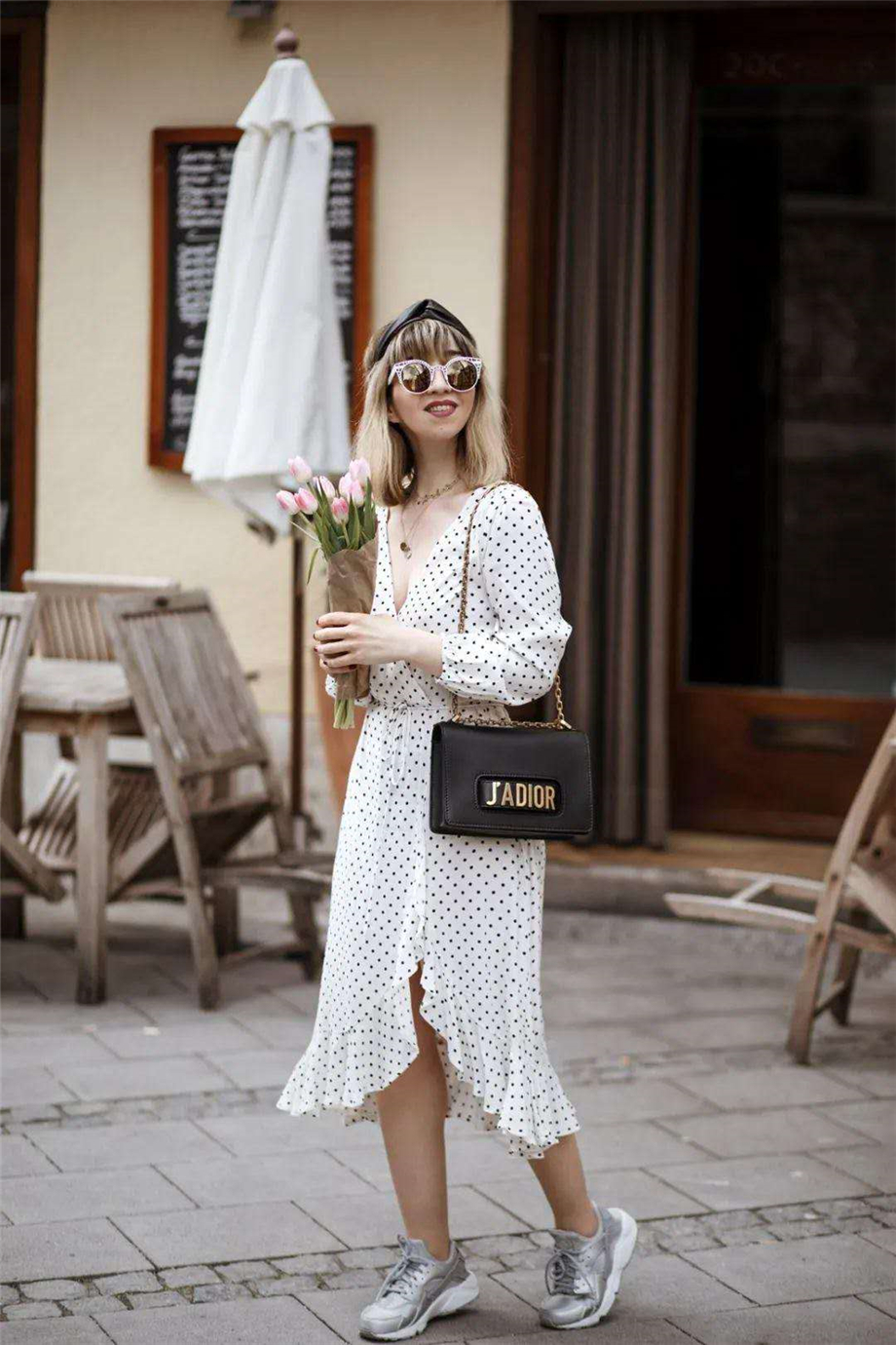 老爹鞋的正确穿搭时尚又减龄你get到了吗