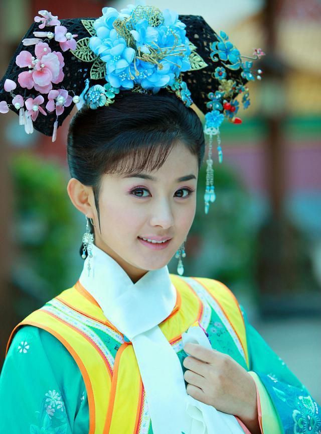 赵丽颖再上热搜:网播量破1800亿遭网友质疑,网友认为数据不实