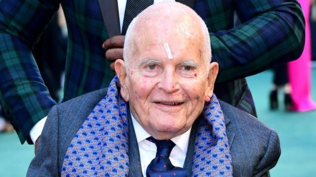 《指环王》演员伊恩·霍姆去世,太太悲伤分享他最后时光