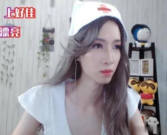 王者荣耀主播女装大比拼张大仙呆萌梦泪可爱他让网友流口水