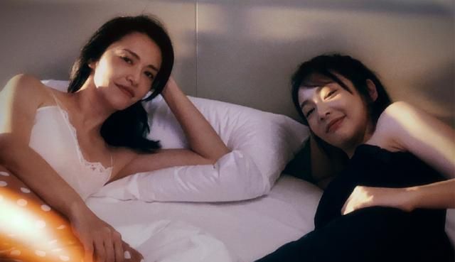 姚晨和高叶晒床照粉丝直呼百年好合这剧预告未免太劲爆