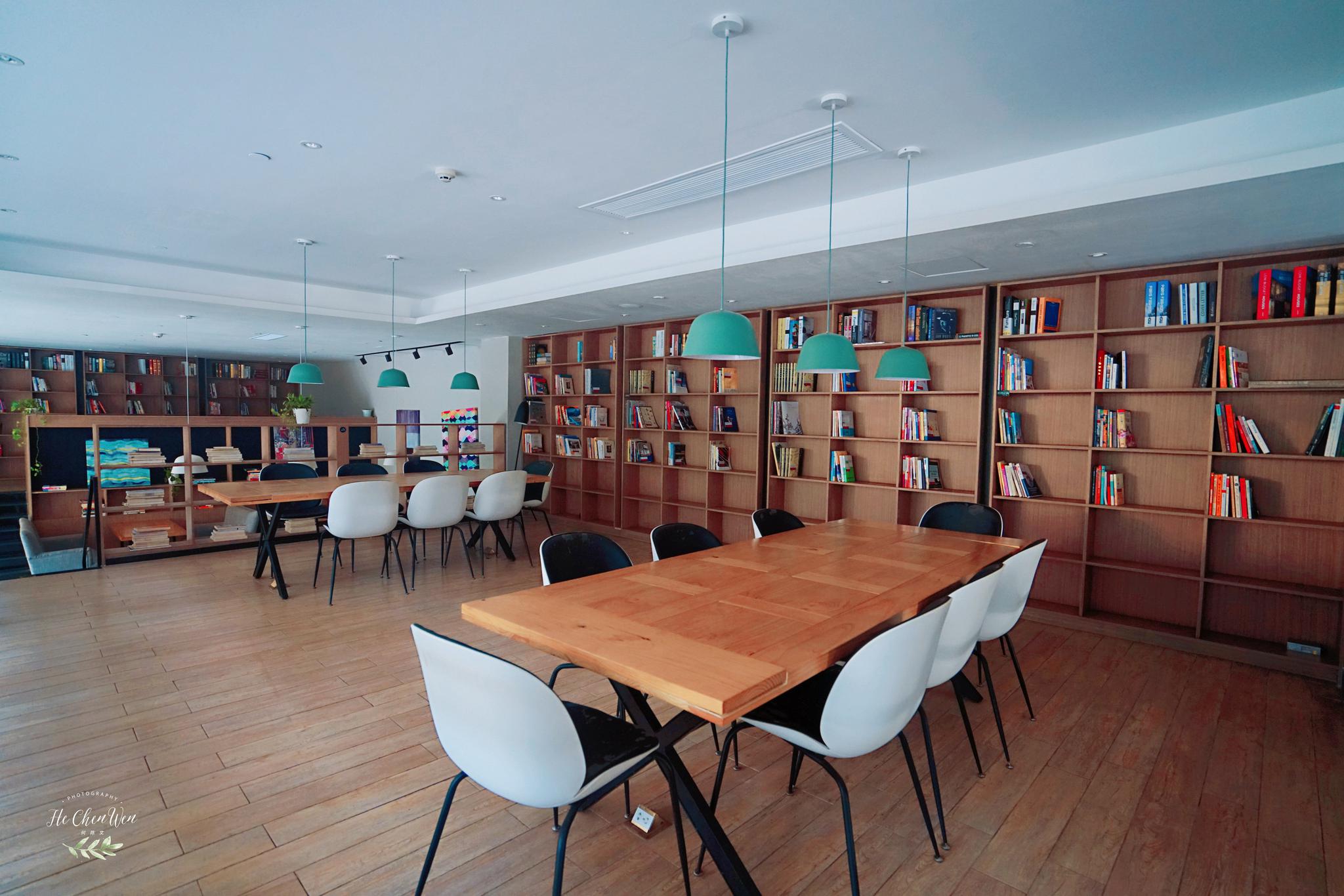 海口最佳设计酒店,大厅竟然是图书馆,享受惬意的读书生活