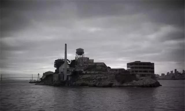 上天无路下地无门这艘船是世界最大海上监狱犯人都乖乖听话