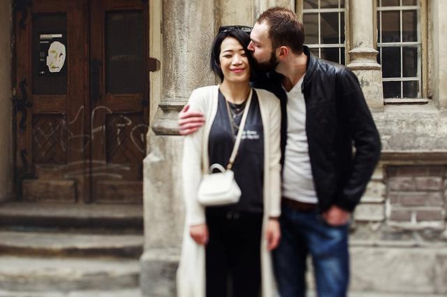 越来越多中国姑娘嫁给老外,当心遇到这2种人,遇见可能耽误终身