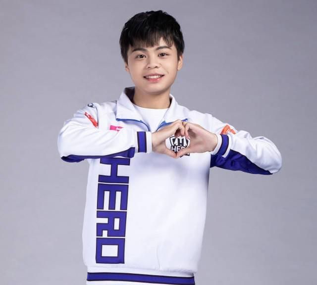 ag超玩会准备三个辅助:一个有buff一个替补,只有他能首发!