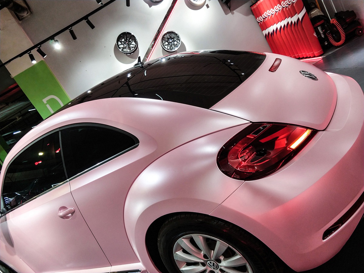 甲壳虫车身改色电光樱花粉 rg瑞集改色膜陕西西安加盟店出品-新浪汽车