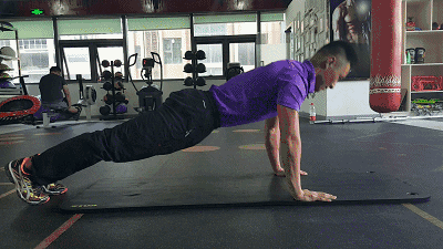 俯卧撑|健身|彭于晏_新浪新闻