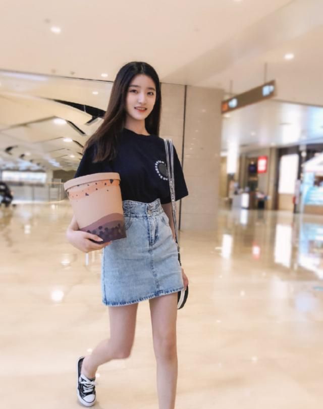 小林青霞柴蔚晒私服照少女范十足甜美清新打扮也很潮