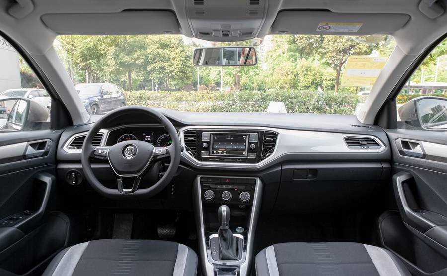 紧凑suv买便宜的？这两款都是15万拿下，为啥建议买现代