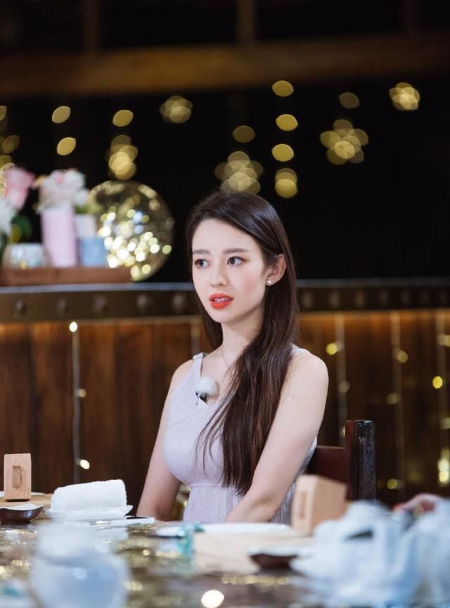 其实吉娜嫁给郎朗也是非常不容易,一个女孩嫁那么老远,还和郎朗非常