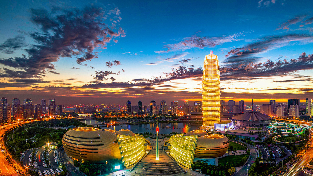 中国中部地区重要的中心城市和综合交通枢纽郑州