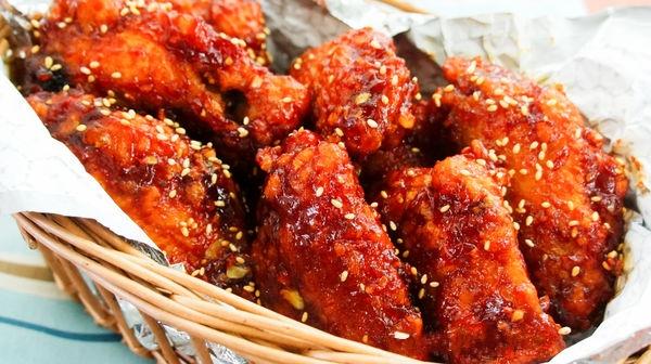 十一代索纳塔惊艳亮相 全新索纳塔该怎么选