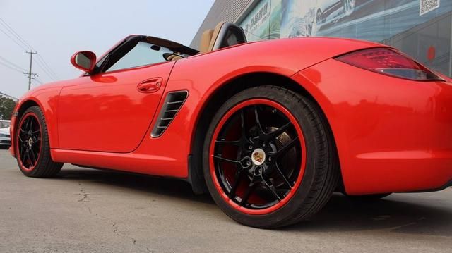 在高速上遇到红色轮毂的车能躲多远躲多远老司机你惹不起