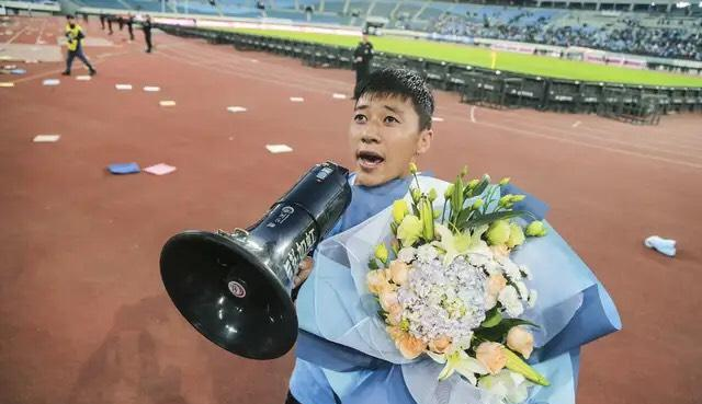 心有不甘大连人被弃4老将盼重回一线队主动给小弟当陪练