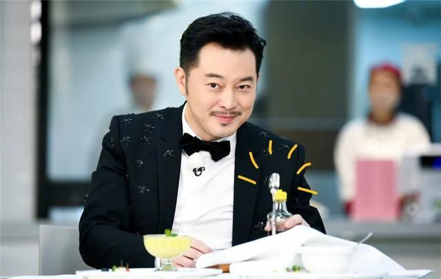 沙溢一"惨"成名,月录5档综艺,不仅综艺感好衣品咋也高回来了