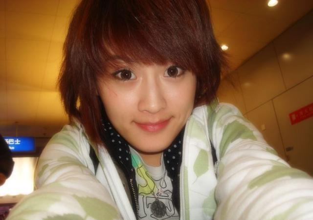 除了有媒体扒出她与同为选秀艺人出身的王亚飞有过一段感情,就再无