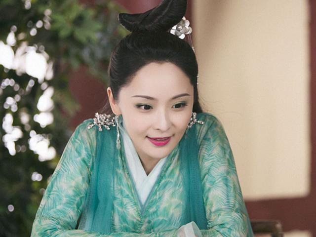 原因粉丝们都应该清楚,那就是剧情太过于魔改,连小青都和捉妖师都有