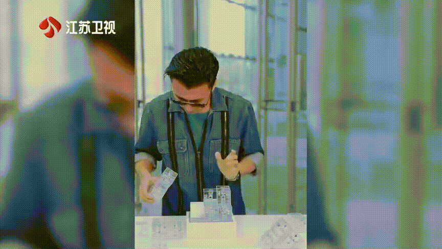 最强大脑7：谢霆锋幽默开场，也难掩尴尬的比赛，说好的灭团赛呢
