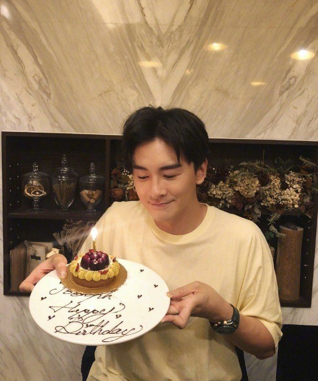 郑元畅庆祝38岁生日,王心凌陈妍希到场庆祝