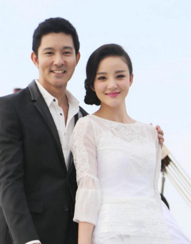 立威廉女儿"开玩笑式"长大, 看到照片, 网友: 说好的五国混血呢