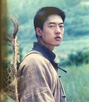 2011年,凌潇肃回应:唐一菲的确是我的女人