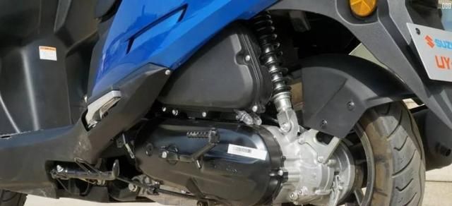 uy125它搭载的是铃木的超级芯,这款发动机除了皮实耐用以外,最大的