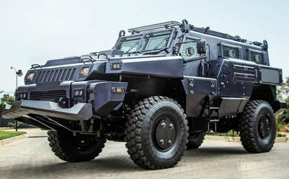 车重15吨的越野之王乌尼莫克也甘拜下风一身蛮力如履平地