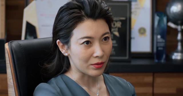 老板娘祝贺更是对莫向晚行为恼怒,她气急败坏质疑莫向晚的工作能力