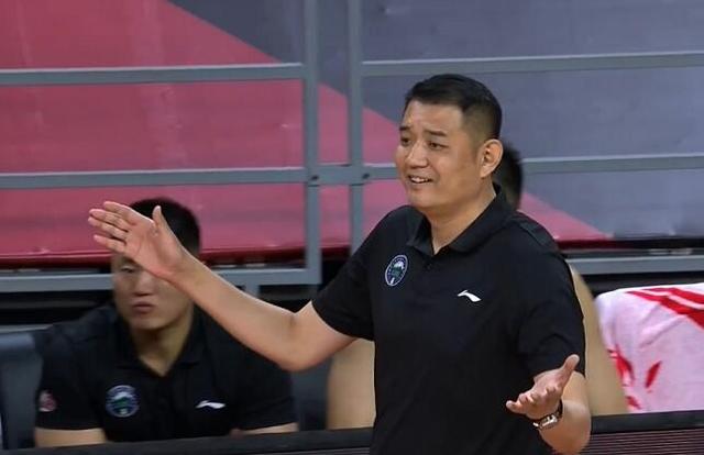 陶汉林18 14,罚球准绝杀!菜鸟单节12分,山东死里逃生