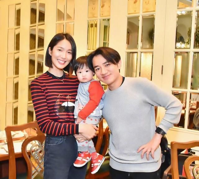 王祖蓝父亲节晒视频,官宣李亚男怀二胎,疑暗示二宝依然是女儿