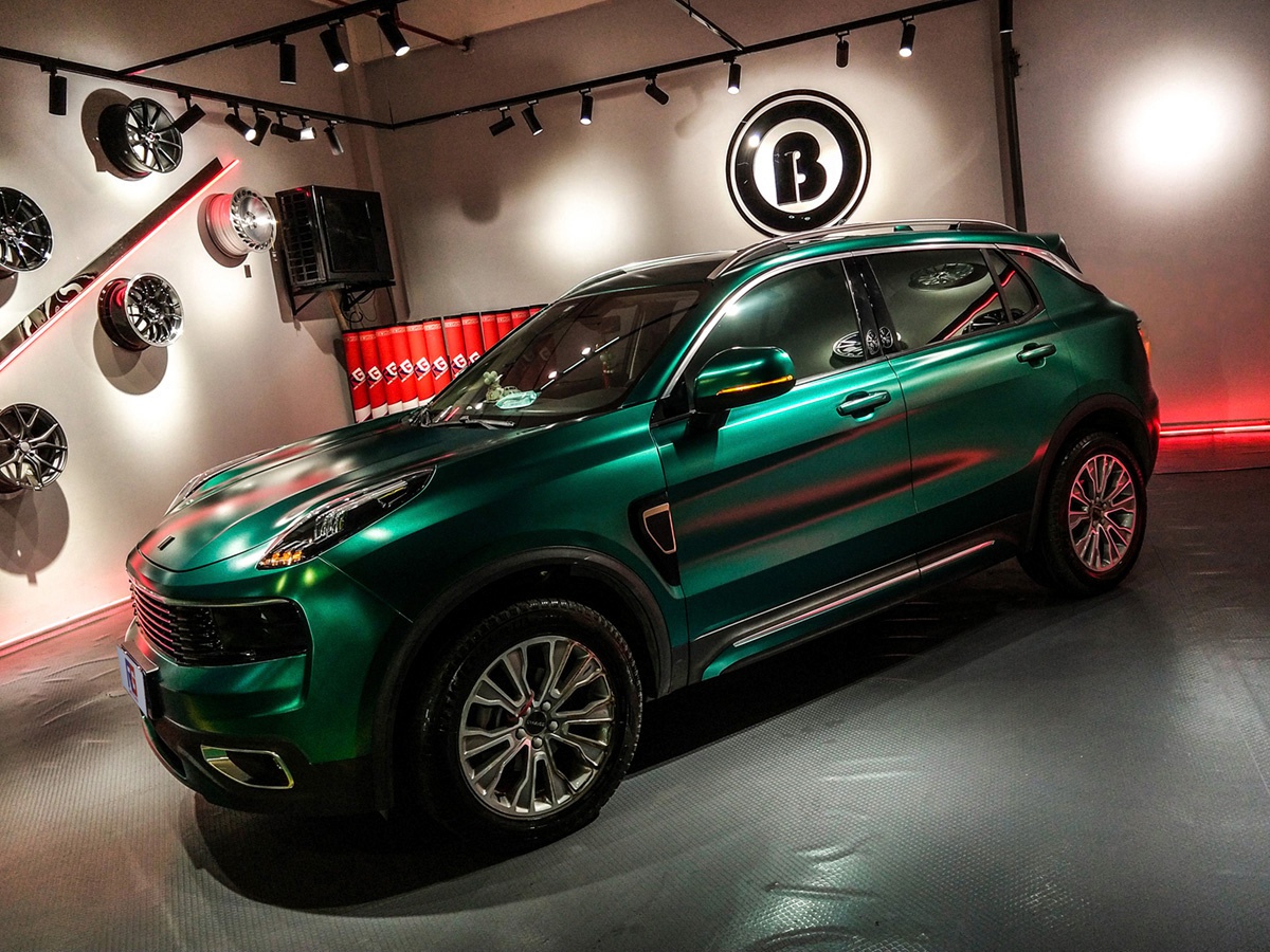 领克01车身改色电光祖母绿rg瑞集改色膜陕西西安加盟店出品