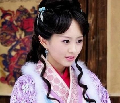 时装大佬也难掩她出卖闺蜜,如今糊到无人识,你还记得"金锁"吗