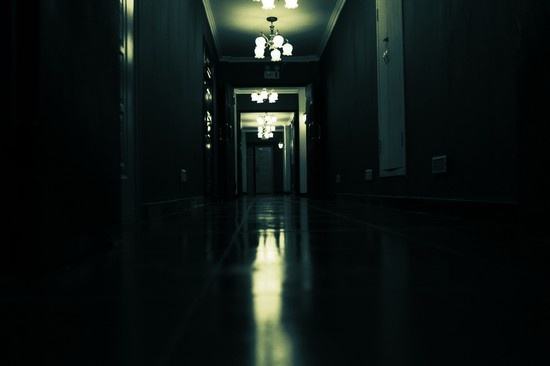 心理学:下面几条昏暗的走廊,你不敢走哪条,测你是不是真聪明