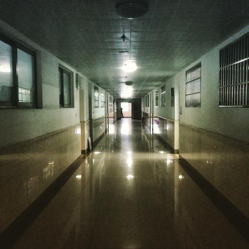 心理学下面几条昏暗的走廊你不敢走哪条测你是不是真聪明