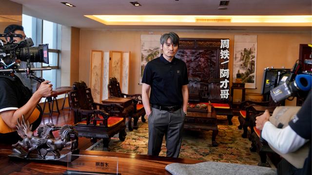 演员周铁参演的蜗牛与黄鹂鸟在湖南卫视及全国各大网站开播