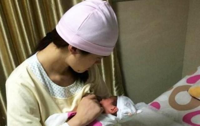 宝宝一吃母乳就睡一不吃就醒来妈妈自身找原因