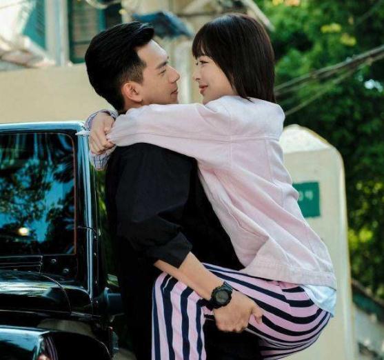 情侣都没这么甜,张一山眼神宠溺地看杨紫笑,可惜他们没能在一起