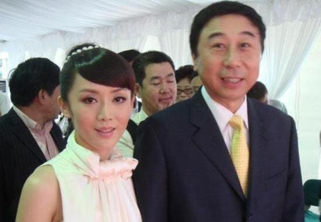 冯巩孙子大方露脸问其爷孙关系机智直呼爷爷为巩哥