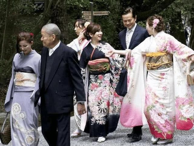 日本人移居到上海，当前数量已超过10万，他们又是如何生存？休闲区蓝鸢梦想 - Www.slyday.coM