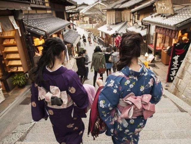 日本人移居到上海，当前数量已超过10万，他们又是如何生存？休闲区蓝鸢梦想 - Www.slyday.coM