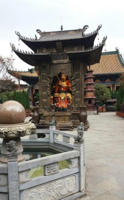 云南昆明的一座道观,诸葛亮曾在此屯兵,现成网红打卡点!