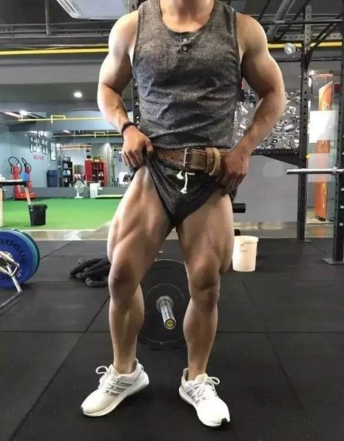 股四头肌重要吗又要怎么训练三个动作让你拥有强大肌肉